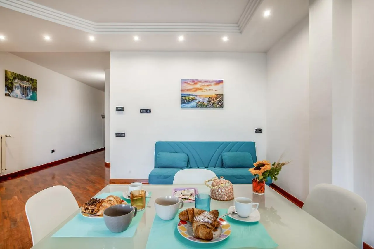 Bari Waterfront Apartment
